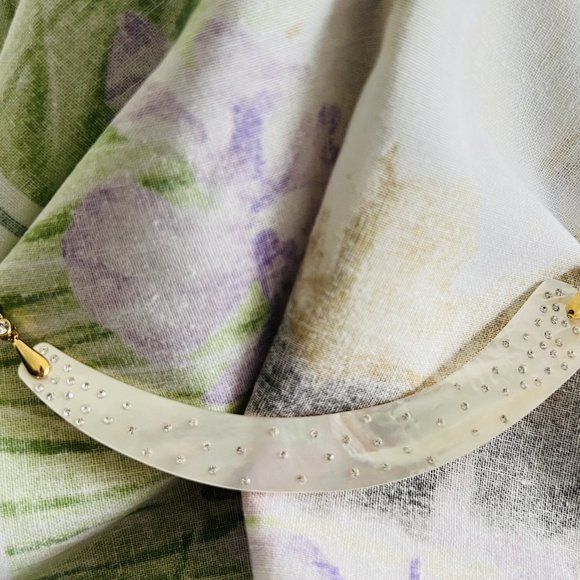 Vintage MONET Natural Rainbow Mother of Pearl Shell Choker Necklace w/Rhinestone - Picture 4 of 7